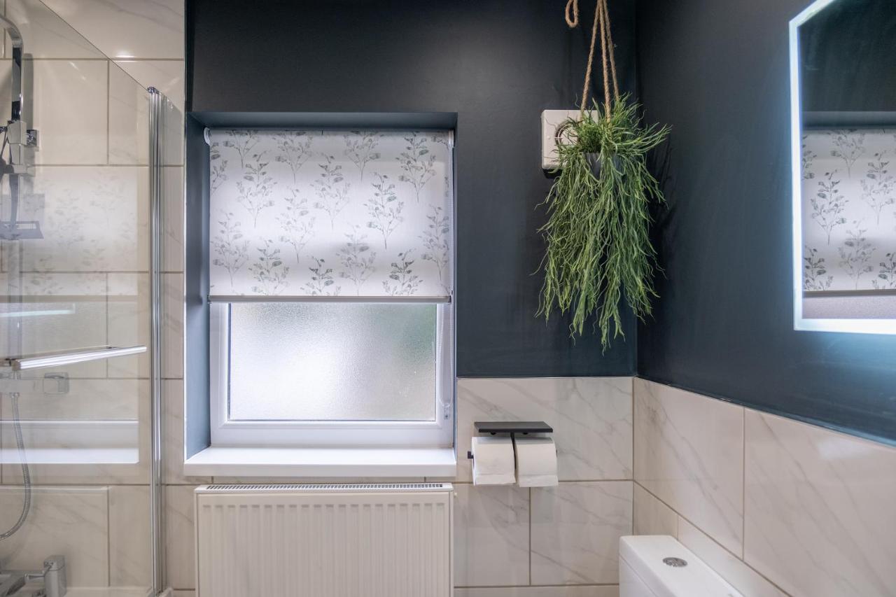 Hazel House Apartment Уест Бромуич Екстериор снимка