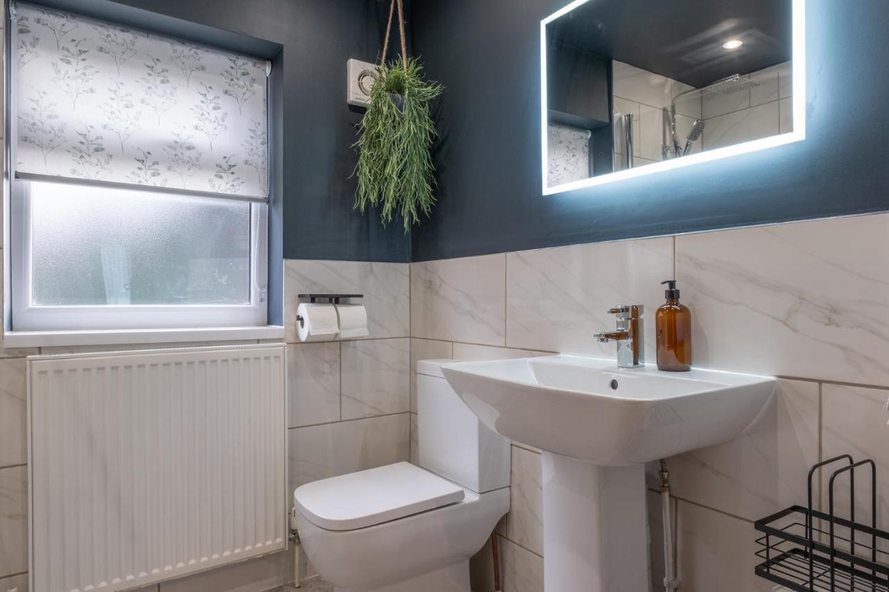 Hazel House Apartment Уест Бромуич Екстериор снимка